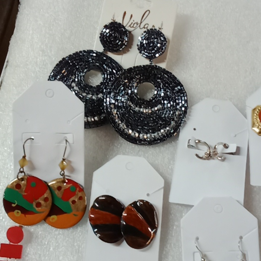 30 Pairs Earrings #A434 - Picture 3 of 10